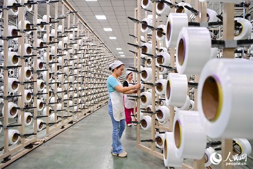 江西贛州 紡織企業(yè)出口訂單足生產(chǎn)忙