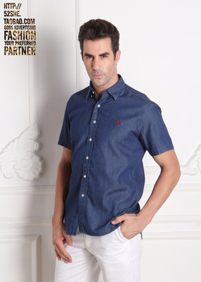 淘寶服裝拍攝服務 平鋪、掛拍與外籍男模的多場景呈現